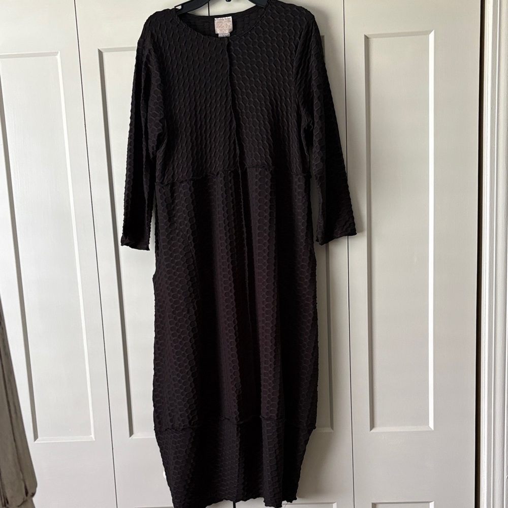 Black Textured Long-Sleeve Midi Dress